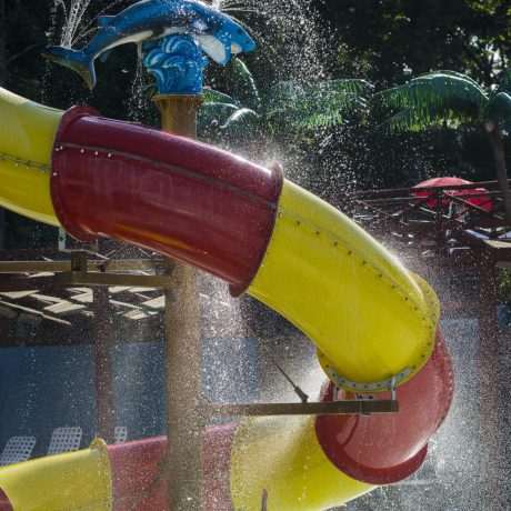 Best waterpark and waterslides - Pirates Bay Waterpark in Leesburg AL (Northern Alabama), a sprawling aquatic playground located on a hilltop overlooking Weiss Lake. There’s fun for everyone with tube slides, body slides, multiple pools, waterfalls, splash playground, food, drinks, parties, and so much more!