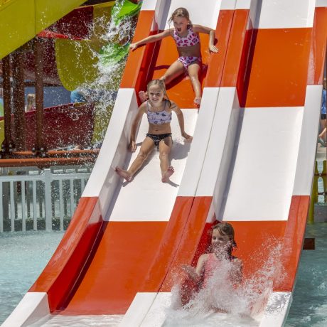 Best waterpark and waterslides - Pirates Bay Waterpark in Leesburg AL (Northern Alabama), a sprawling aquatic playground located on a hilltop overlooking Weiss Lake. There’s fun for everyone with tube slides, body slides, multiple pools, waterfalls, splash playground, food, drinks, parties, and so much more!
