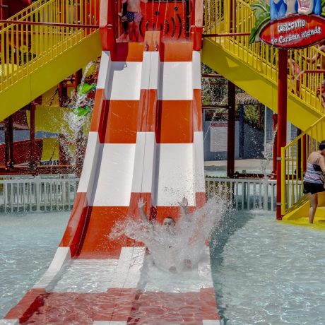 Best waterpark and waterslides - Pirates Bay Waterpark in Leesburg AL (Northern Alabama), a sprawling aquatic playground located on a hilltop overlooking Weiss Lake. There’s fun for everyone with tube slides, body slides, multiple pools, waterfalls, splash playground, food, drinks, parties, and so much more!