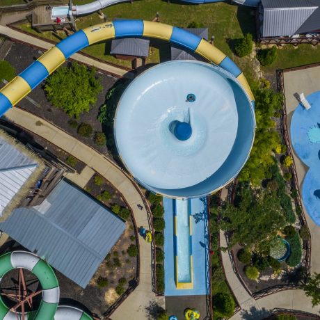 Best waterpark and waterslides - Pirates Bay Waterpark in Leesburg AL (Northern Alabama), a sprawling aquatic playground located on a hilltop overlooking Weiss Lake. There’s fun for everyone with tube slides, body slides, multiple pools, waterfalls, splash playground, food, drinks, parties, and so much more!