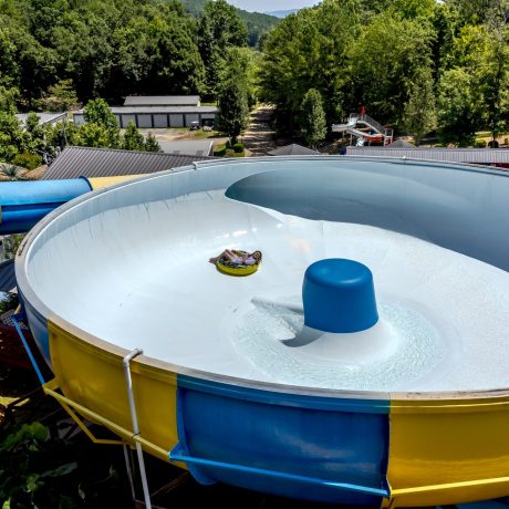 Best waterpark and waterslides - Pirates Bay Waterpark in Leesburg AL (Northern Alabama), a sprawling aquatic playground located on a hilltop overlooking Weiss Lake. There’s fun for everyone with tube slides, body slides, multiple pools, waterfalls, splash playground, food, drinks, parties, and so much more!